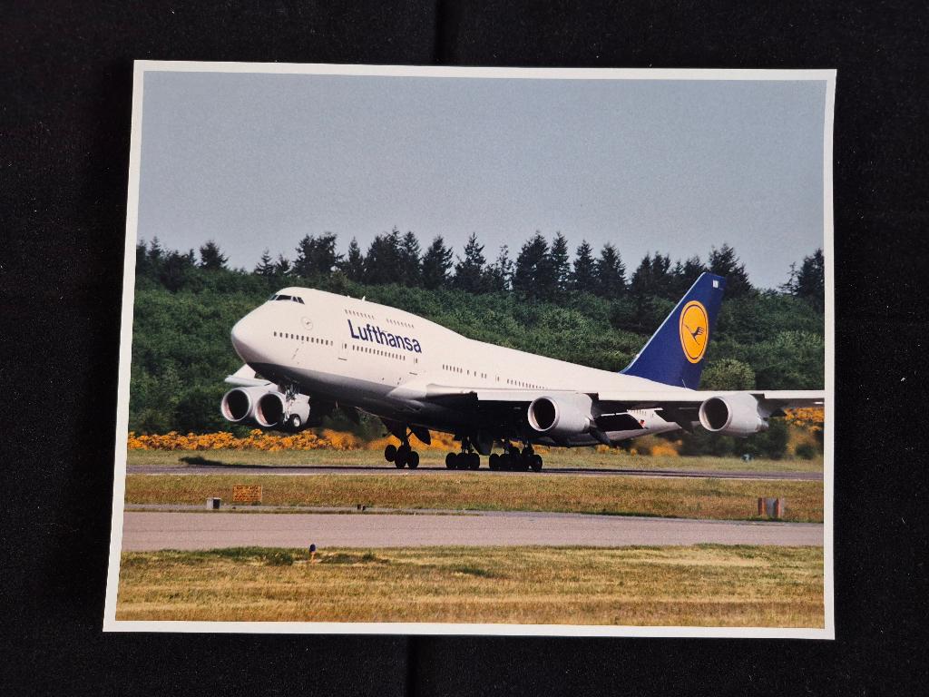 Foto van een Lufthansa Boeing 747-400 uit 1992 (F1058), Ophalen of Verzenden, Gebruikt, Kaart, Foto of Prent