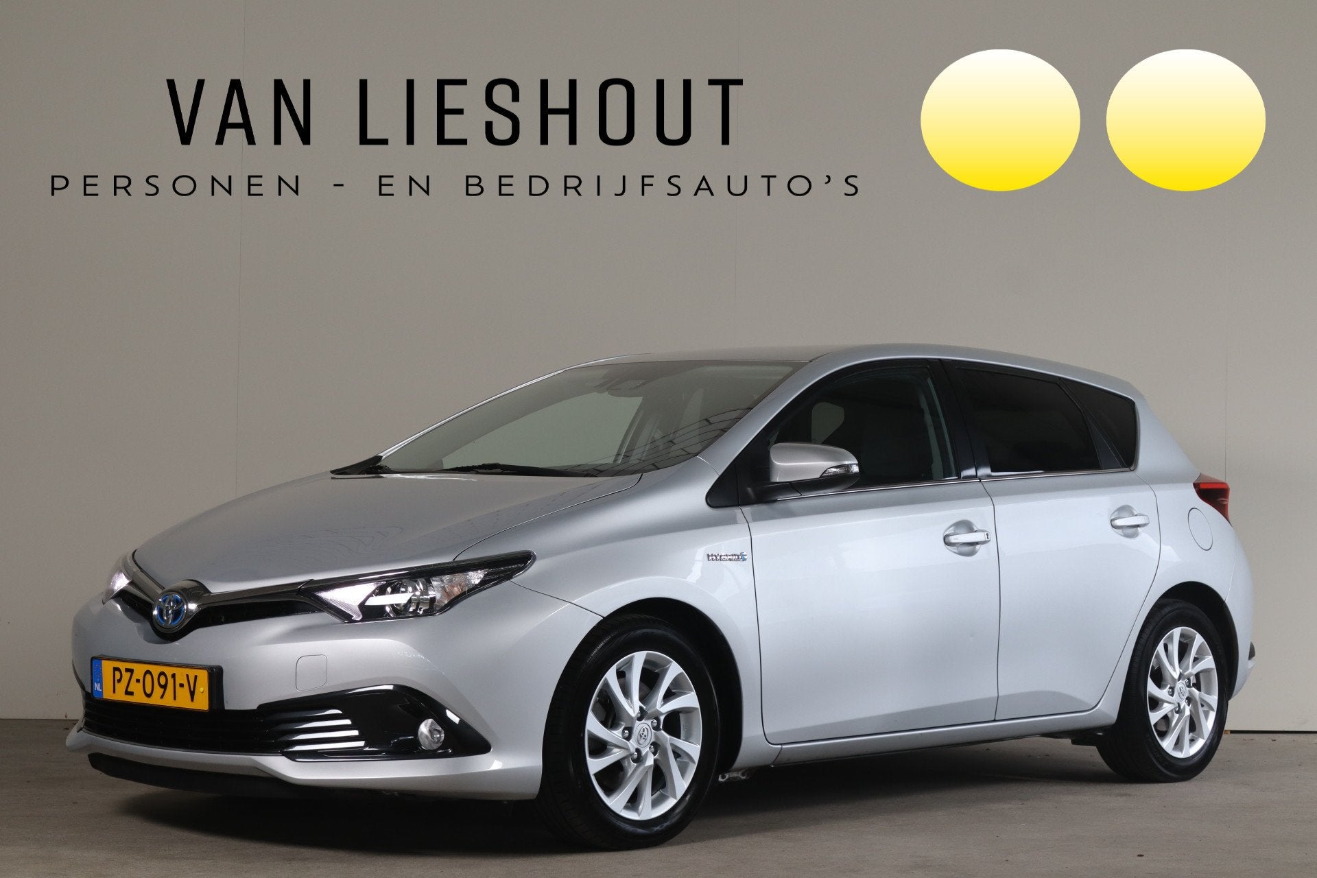 Toyota Auris 1.8 Hybrid Dynamic Go NL-Auto! Dealer onderhoud, Auto's, Gebruikt, Euro 6, 4 cilinders, Alcantara