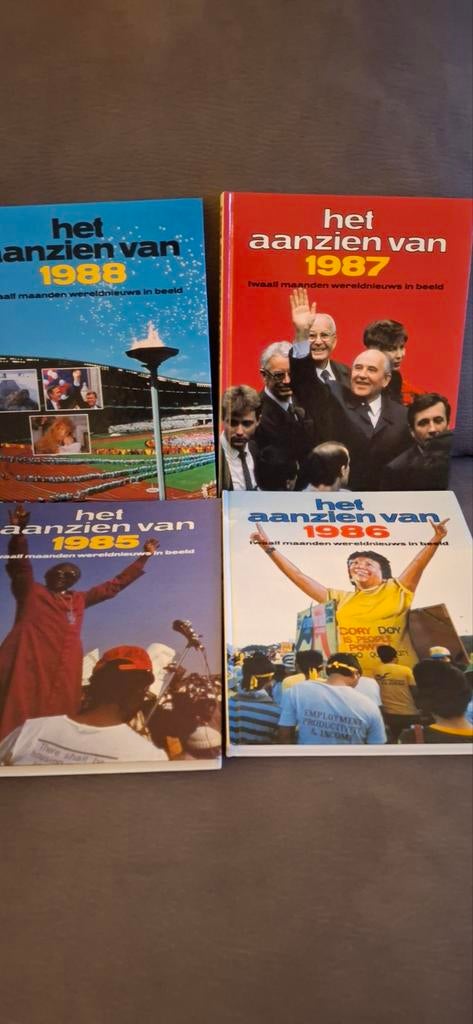 Het Aanzien Van: 1985, 1986, 1987, 1988 Jaarboeken, Boeken, Ophalen of Verzenden, 20e eeuw of later, Gelezen, Diverse auteurs
