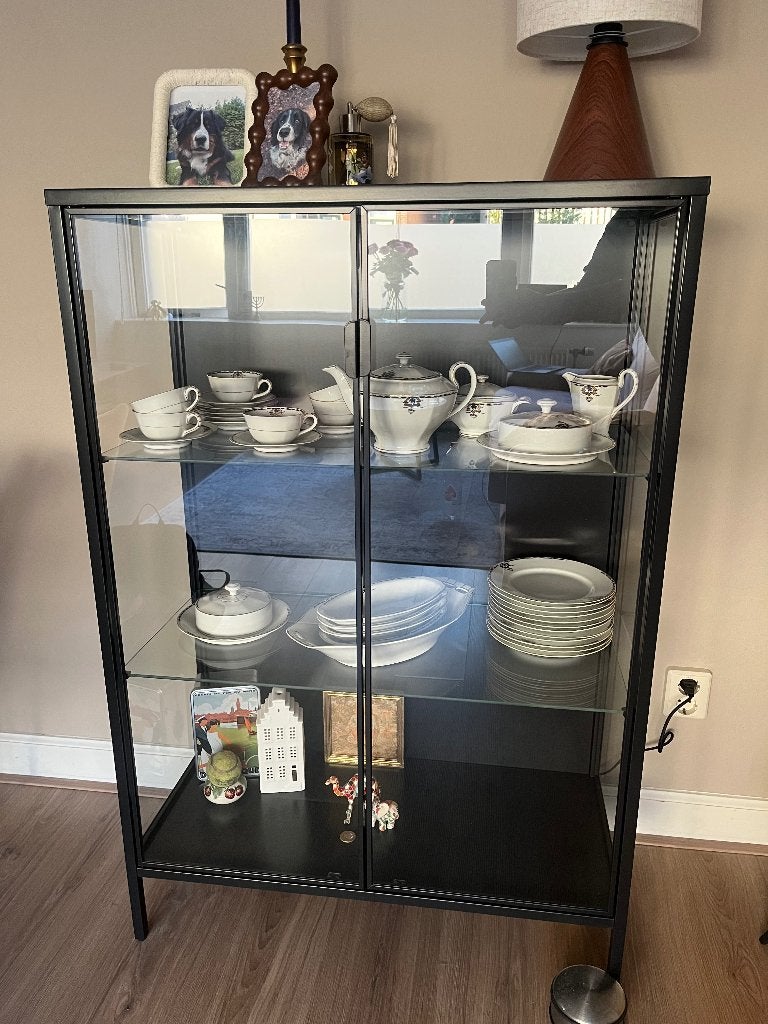 Vitrinekast IKEA Rudstra, Huis en Inrichting, Kasten | Vitrinekasten, Met deur(en), 100 tot 150 cm, 50 tot 100 cm, Zo goed als nieuw