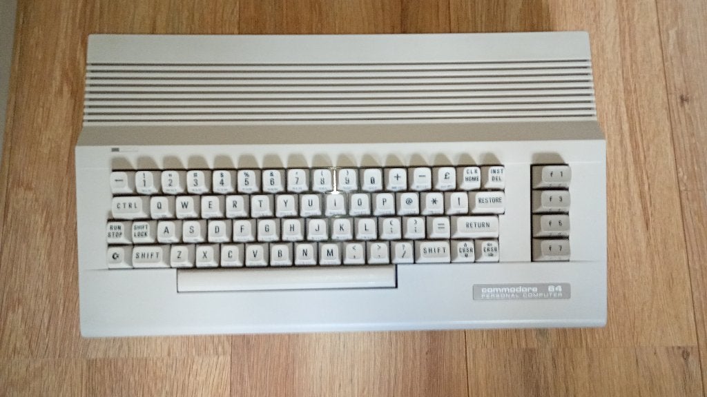 Commodore 64C met toebehoren., Ophalen of Verzenden, Commodore C64