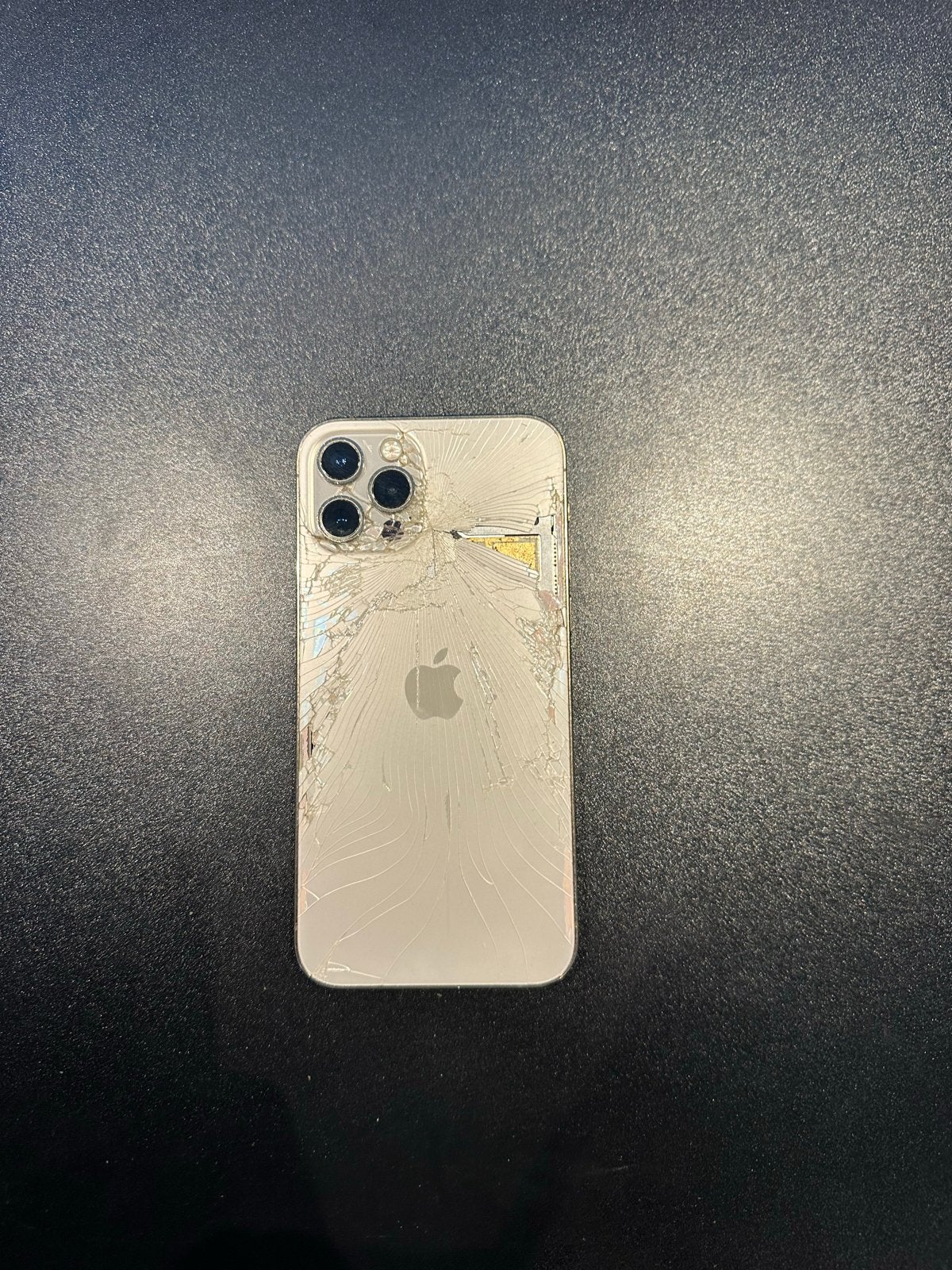 iPhone 12 Pro (4G geblokkeerd).