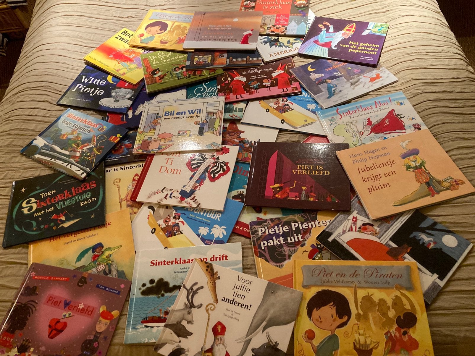 34 leuke boeken van Sinterklaas, Diversen, Sinterklaas, Ophalen of Verzenden, Gebruikt