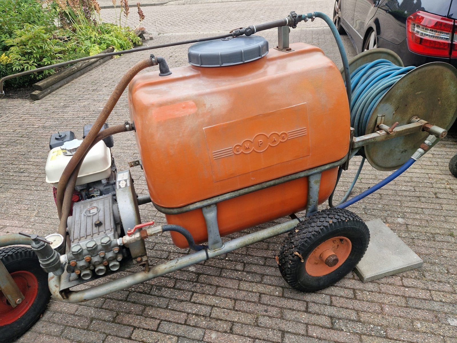 Empas motorvat spuit met haspel en Honda GX-120 motor, Ophalen