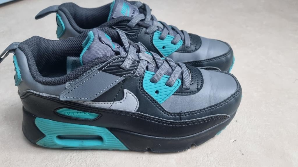Nike Air Max 90 sneakers aat 33, Kinderen en Baby's, Kinderkleding | Schoenen en Sokken, Gebruikt, Sportschoenen, Jongen of Meisje