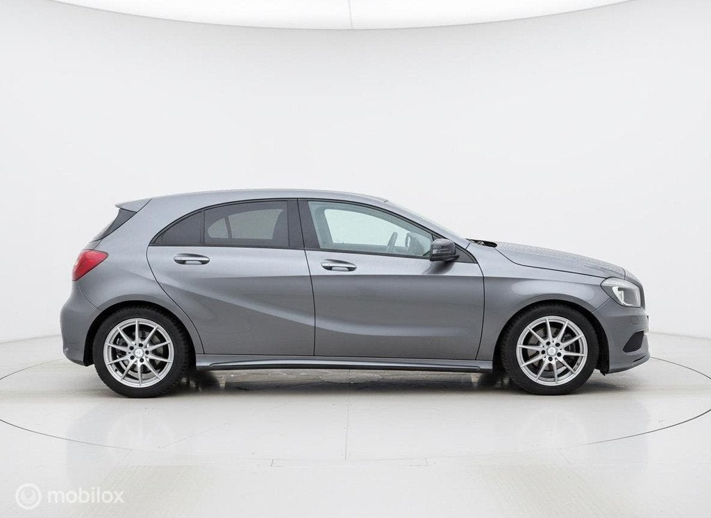 Mercedes A-klasse 180 AMG Line Aut|Navi|Xenon, Auto's, Gebruikt, 4 cilinders, 122 pk, Automatische klimaatregeling