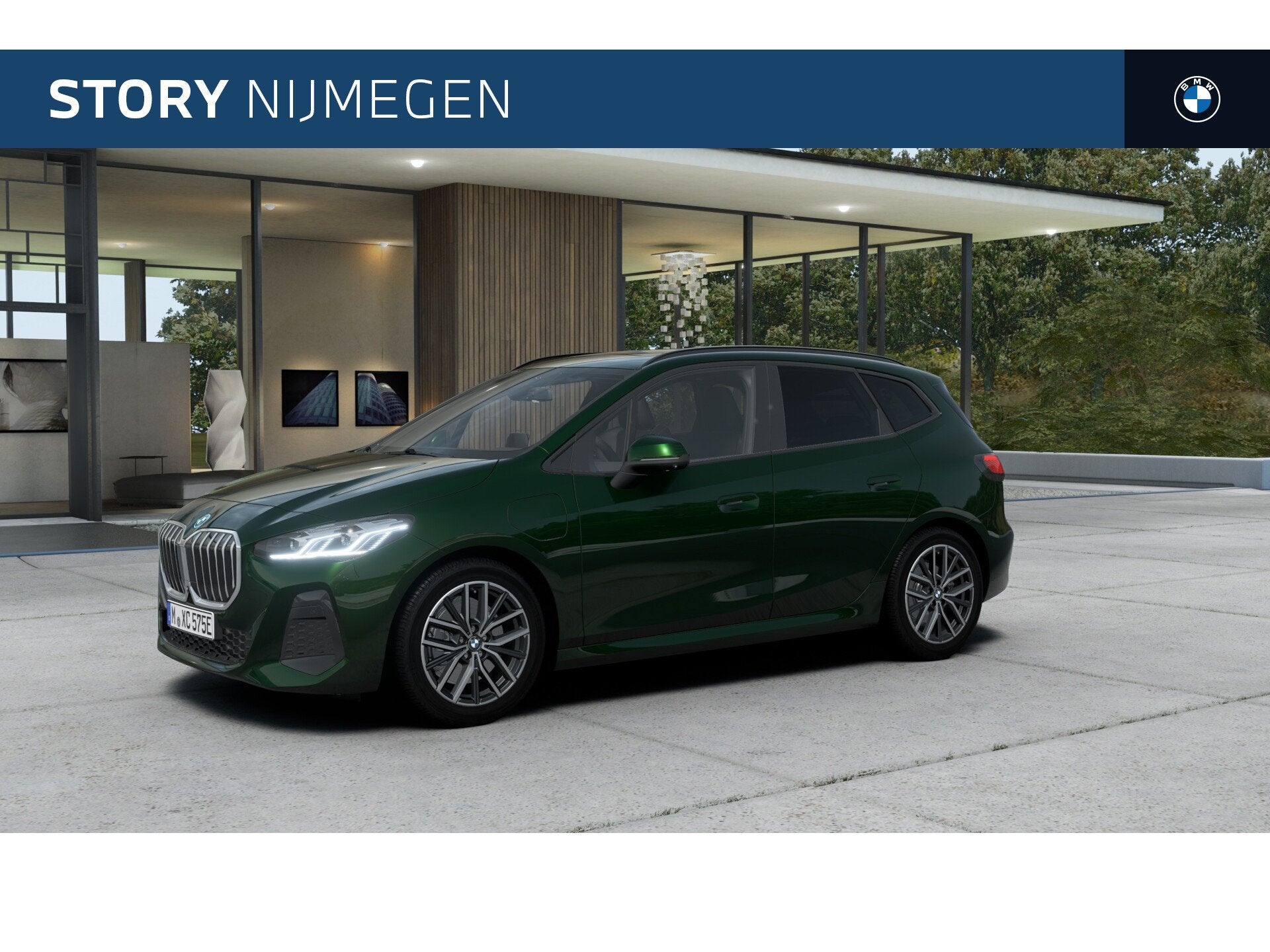 BMW 2 Serie Active Tourer 225e xDrive M Sport Automaat / Tre, Auto's, Automaat, Dealer onderhouden, 1800 kg, Zwart
