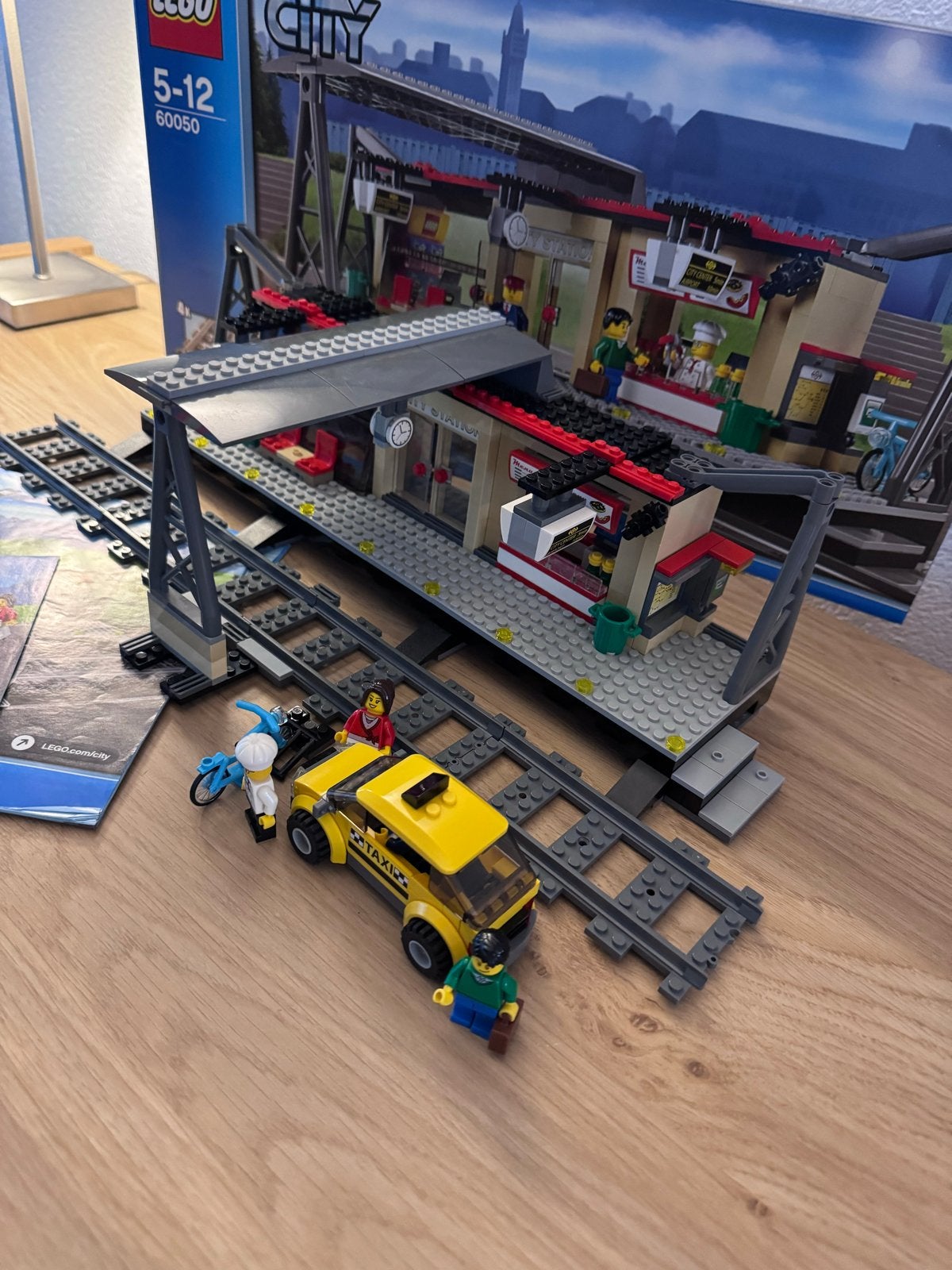 LEGO City Treinstation 60050 met doos en instructies, City, Lego, Overige typen, Ophalen of Verzenden