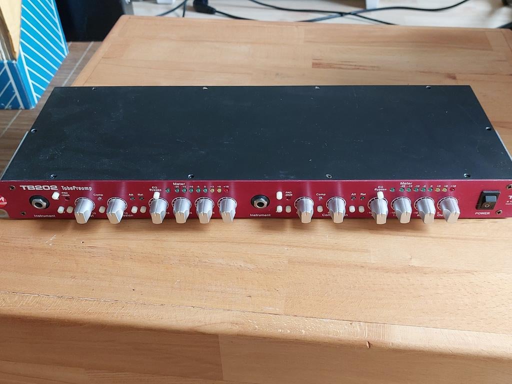 SM Pro Audio TB202 2 kanaals buizen microfoon voorversterker, Ophalen of Verzenden, Gebruikt