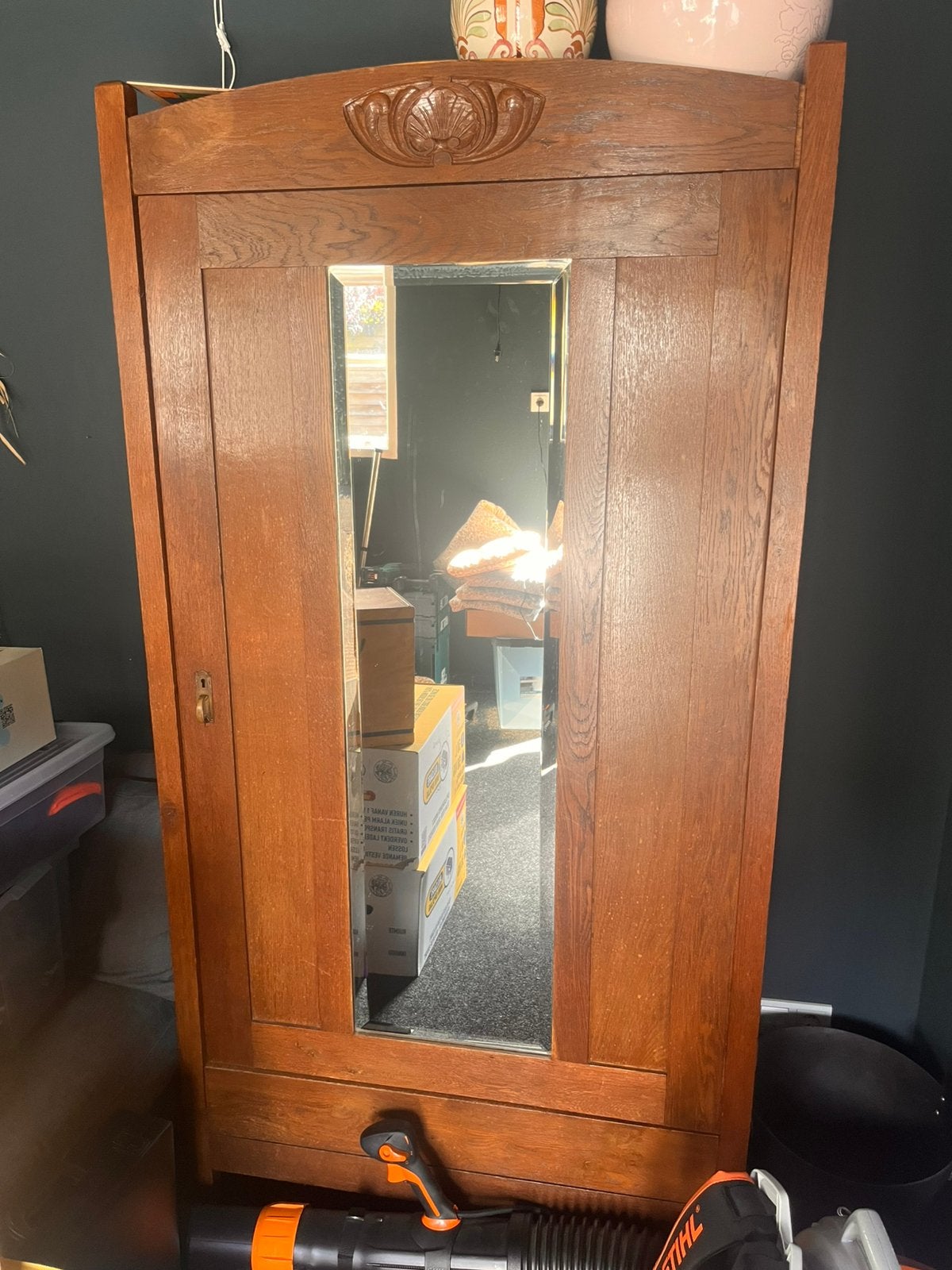 Mooie houten kast met spiegel, Ophalen