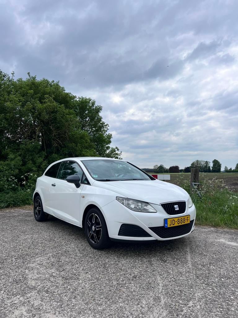 Seat Ibiza 1.2 51KW 3DRS 2009 Wit, Auto's, Seat, Particulier, Ibiza, Benzine, B, Hatchback, Handgeschakeld, Geïmporteerd, Wit