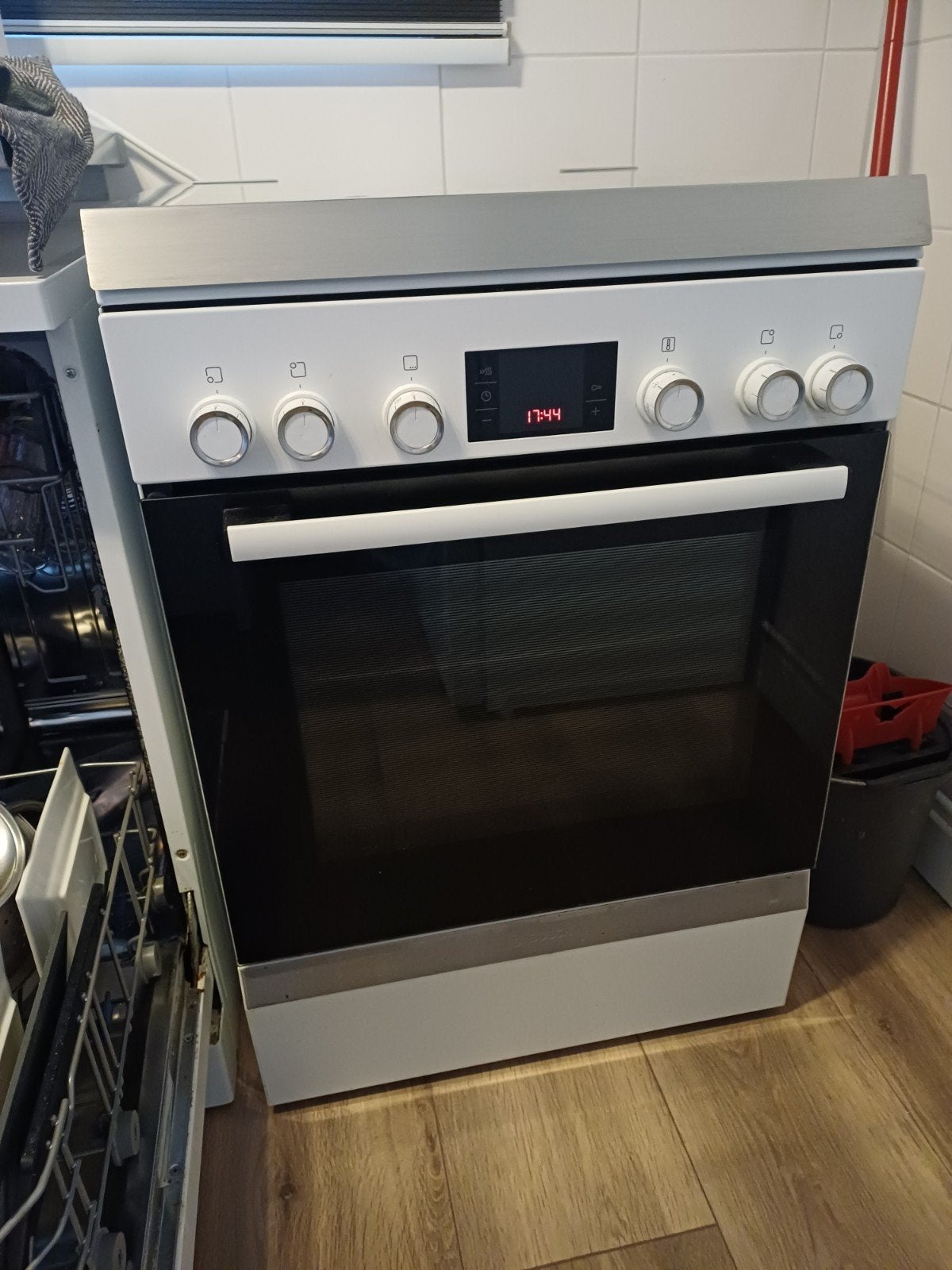 Bosch Vrijstaand gasfornuis met oven - gebruikt, Ophalen, Gebruikt, 4 kookzones, Gas