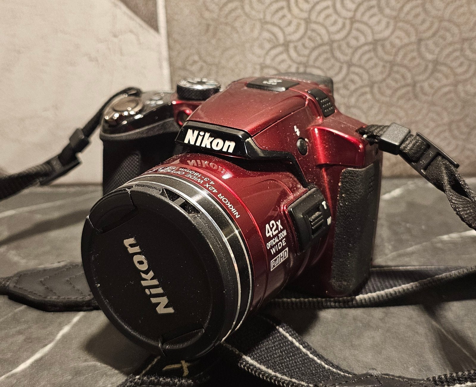 Nikon Coolpix P510 Rode Fotocamera - Ideaal voor beginners, Audio, Tv en Foto, Gebruikt, Ophalen of Verzenden, GPS, Accu