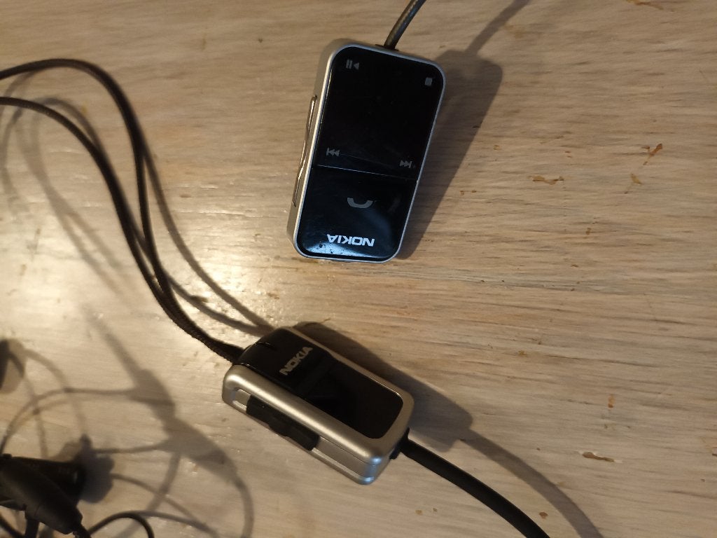 Nokia bedrade headset met afstandsbediening, Ophalen of Verzenden, Gebruikt, Snoer of kabel, Nokia