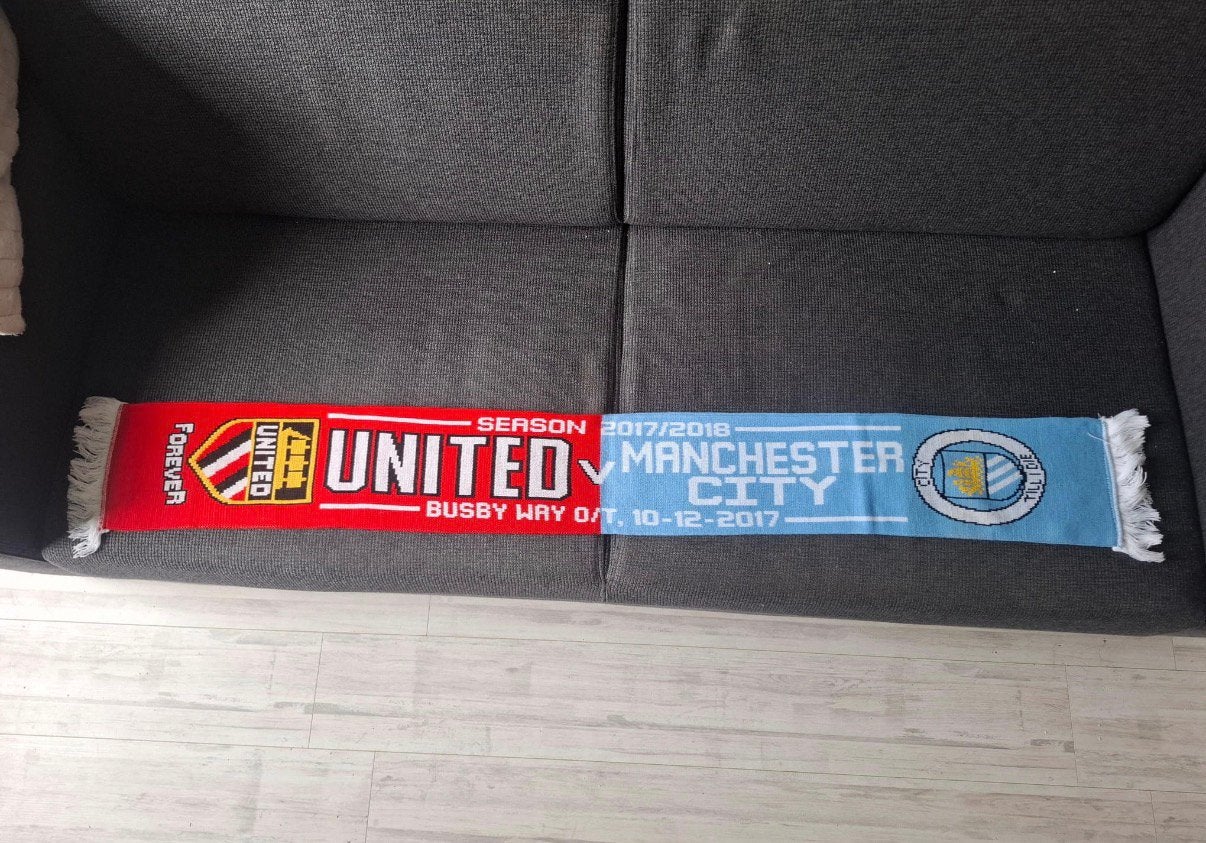 Manchester United Manchester City sjaal, Verzamelen, Ophalen of Verzenden, Zo goed als nieuw, Buitenlandse clubs, Vaantje of Sjaal