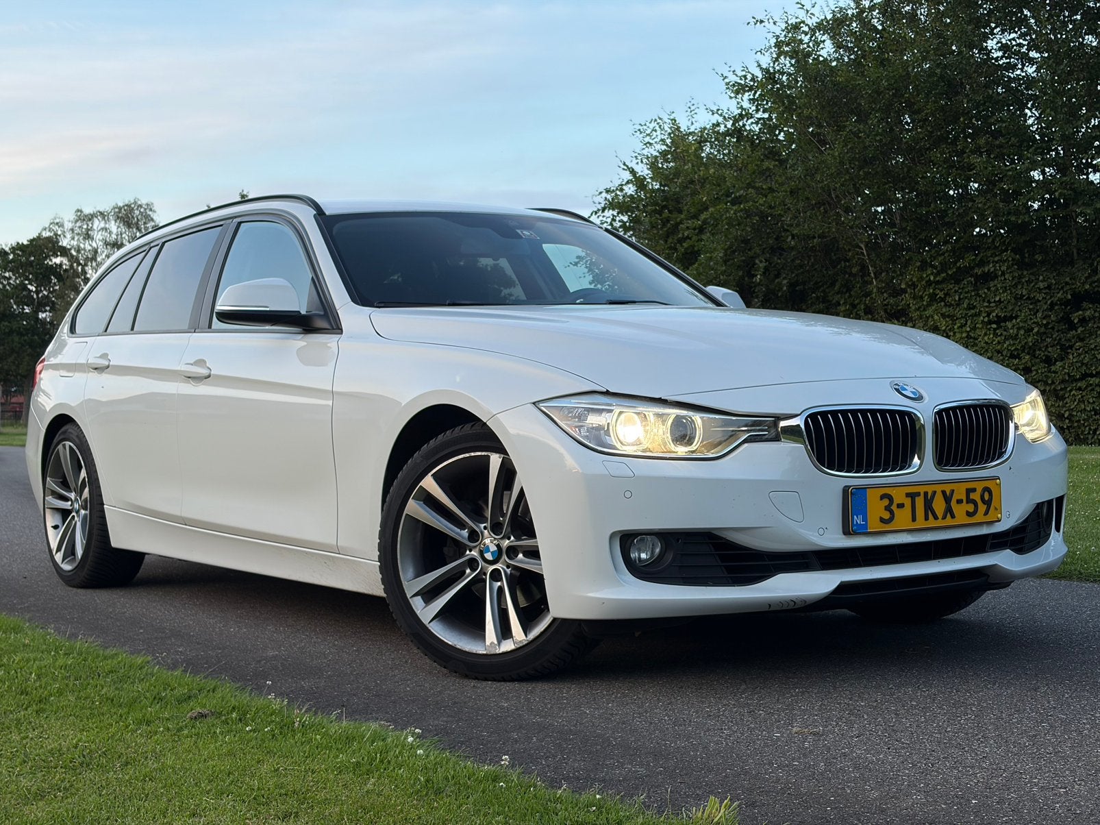 BMW 3-Serie 2.0 320I Touring AUT 2014 Wit, Zwart, 4 cilinders, Wit, Origineel Nederlands
