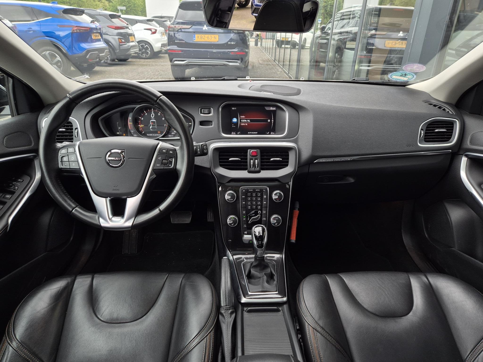 Volvo V40 Cross Country 1.5 T3 Polar+ Luxury | Leder | Harmo, Auto's, Volvo, 4 cilinders, Wit, 152 pk, V40