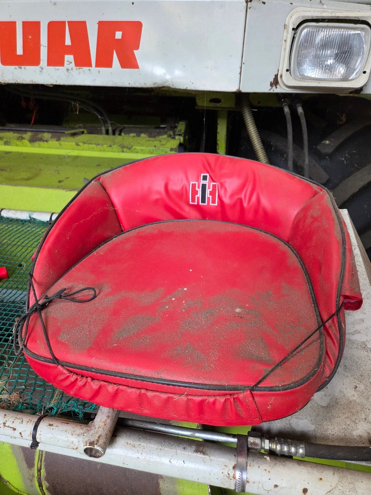 Zitkussen met IH logo voor originele Mc.Cormick zittingpan, Ophalen of Verzenden