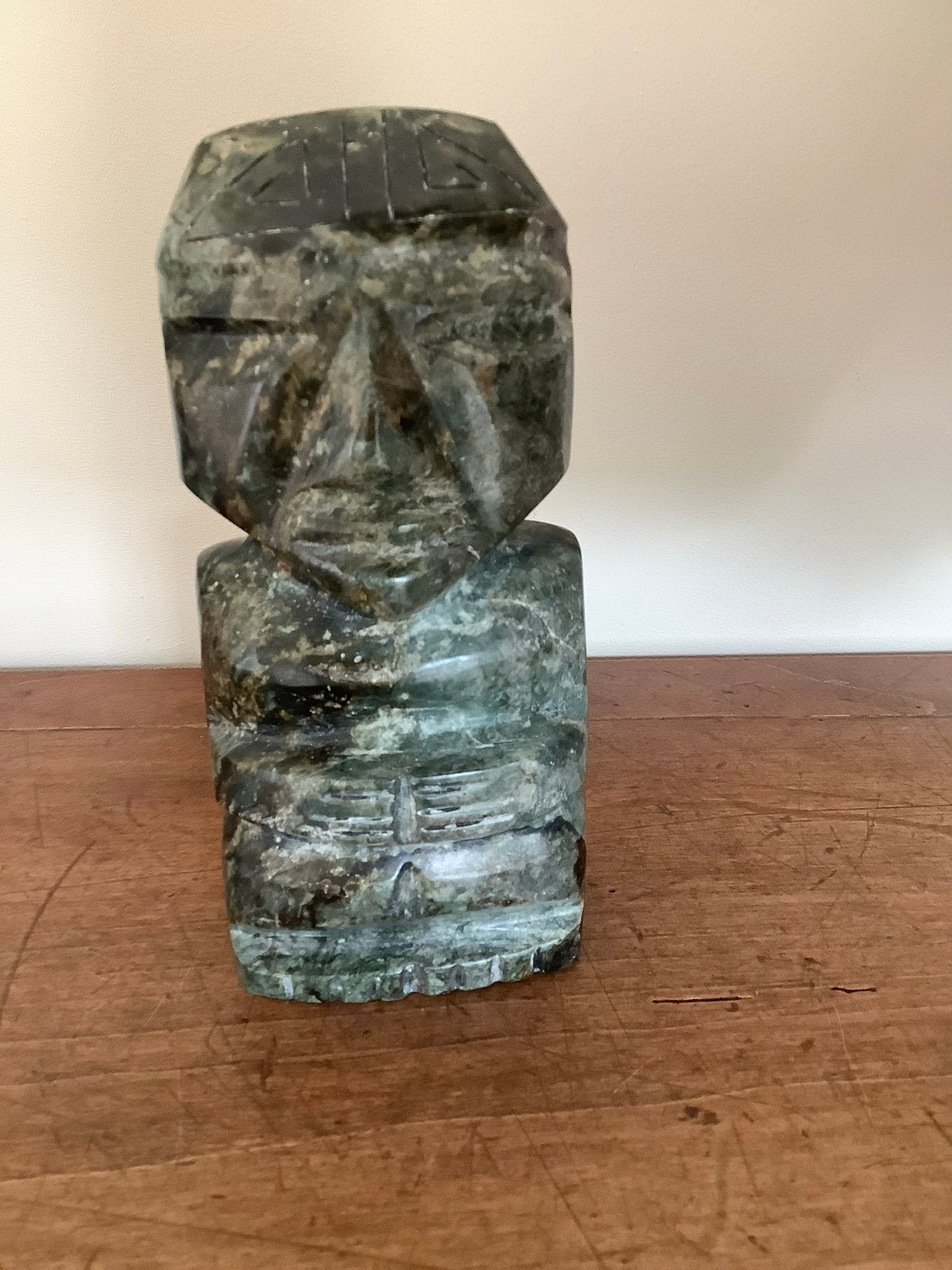 Vintage Groene Steen Sculptuur - Hoofd en Buste, Antiek en Kunst, Ophalen of Verzenden, Handgemaakt, 20 - 50 cm, Steen of Keramiek