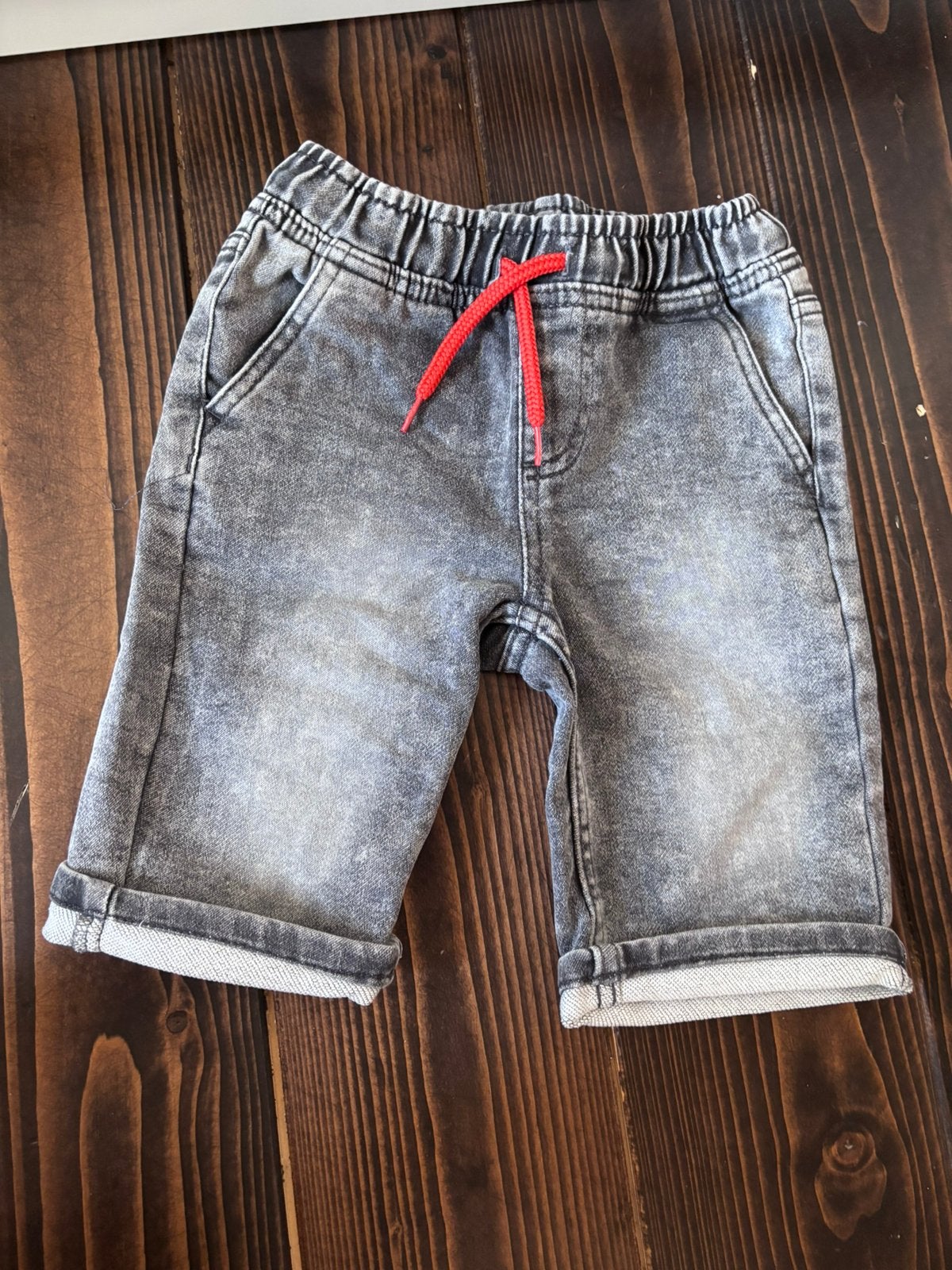 Kiki & Koko zwart grijze korte broek maat 110/116, Ophalen of Verzenden, Zo goed als nieuw, Jongen, Broek