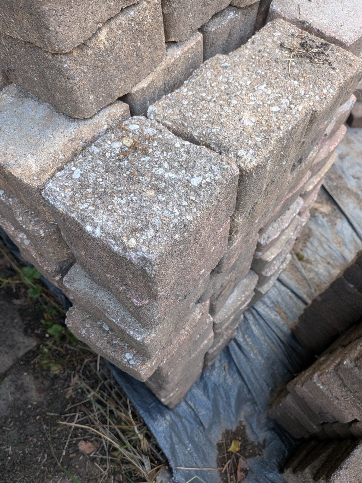 Gratis af te halen sierbestrating 2 maten, Ophalen, Gebruikt, Beton, Klinkers