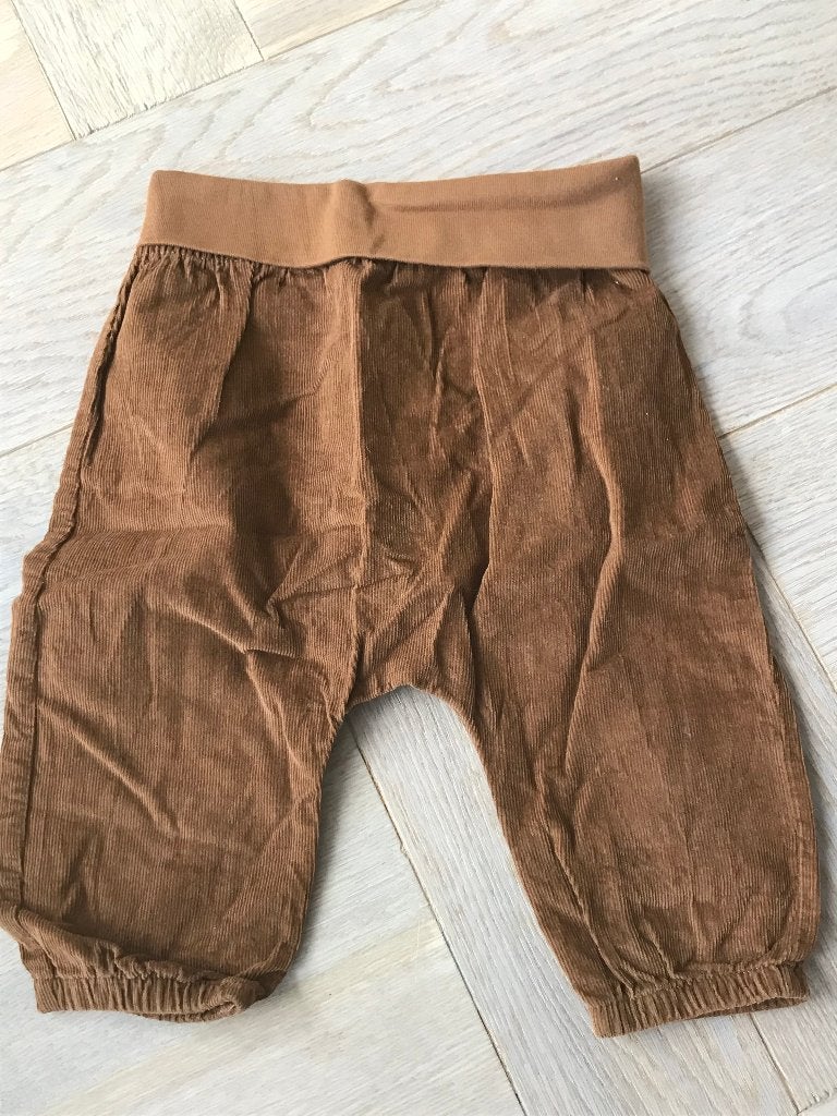 Leuk bruin broekje H&M maat 68 zgan, Kinderen en Baby's, Babykleding | Maat 68, Broekje, Meisje, H&M, Ophalen of Verzenden