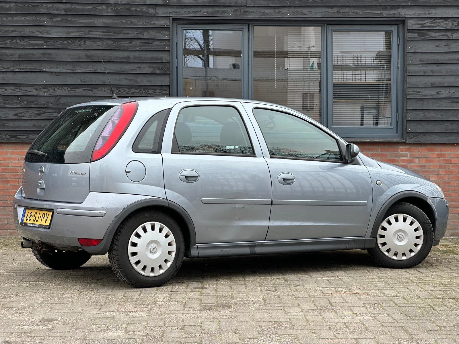 Opel Corsa 1.2-16V Silverline I nieuwe APK, Voorwielaandrijving, 450 kg, Gebruikt, 31 €/maand