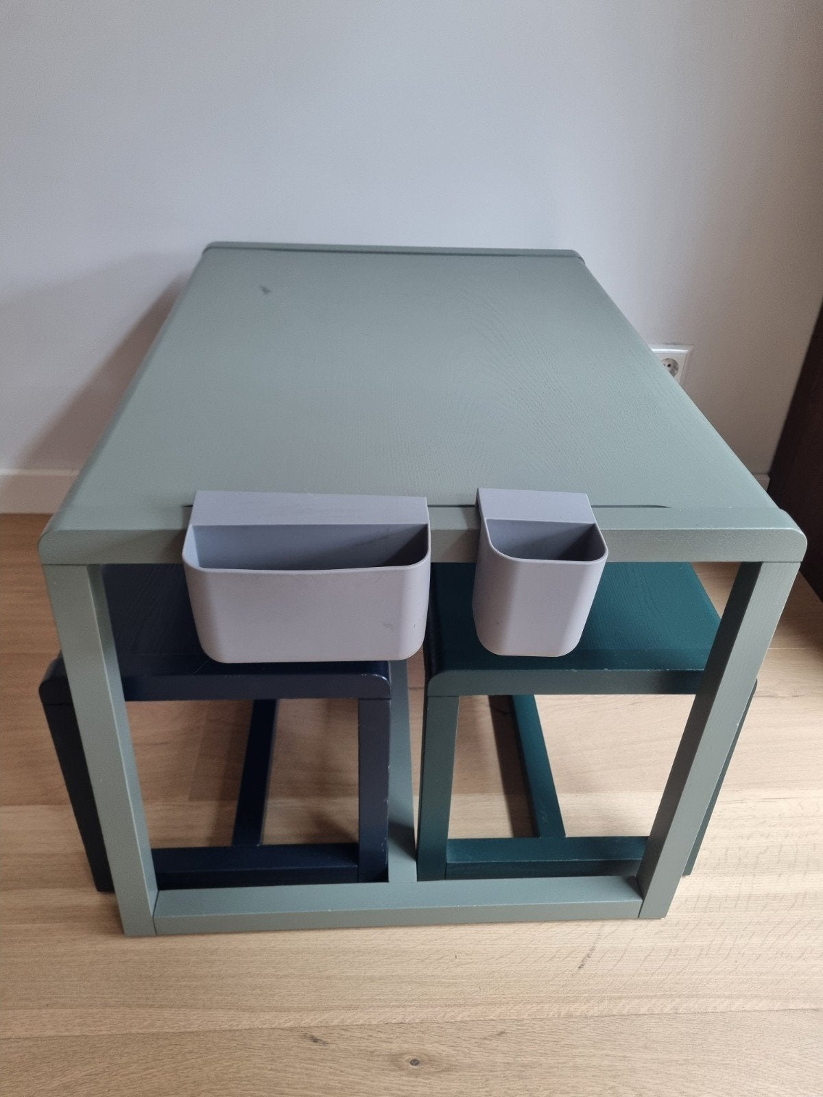 Ferm Living tafeltje en bankjes, Ophalen, Gebruikt