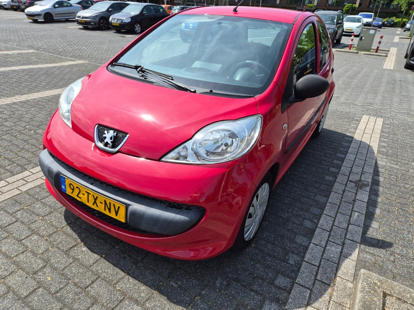 Nette, zuinige Peugeot 107 1.0 12V 5DR 2007 Rood, Auto's, Voorwielaandrijving, 4 stoelen, 68 pk, Origineel Nederlands