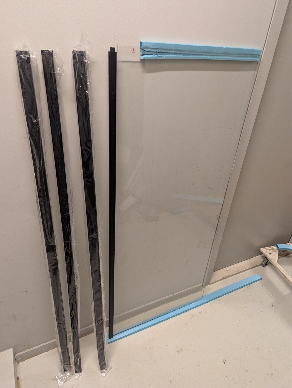 NIEUW Draaibaar badwand scherm 150x70 cm, transparant, zwart, Doe-het-zelf en Verbouw, Sanitair, Ophalen, Nieuw, Glas, Bad