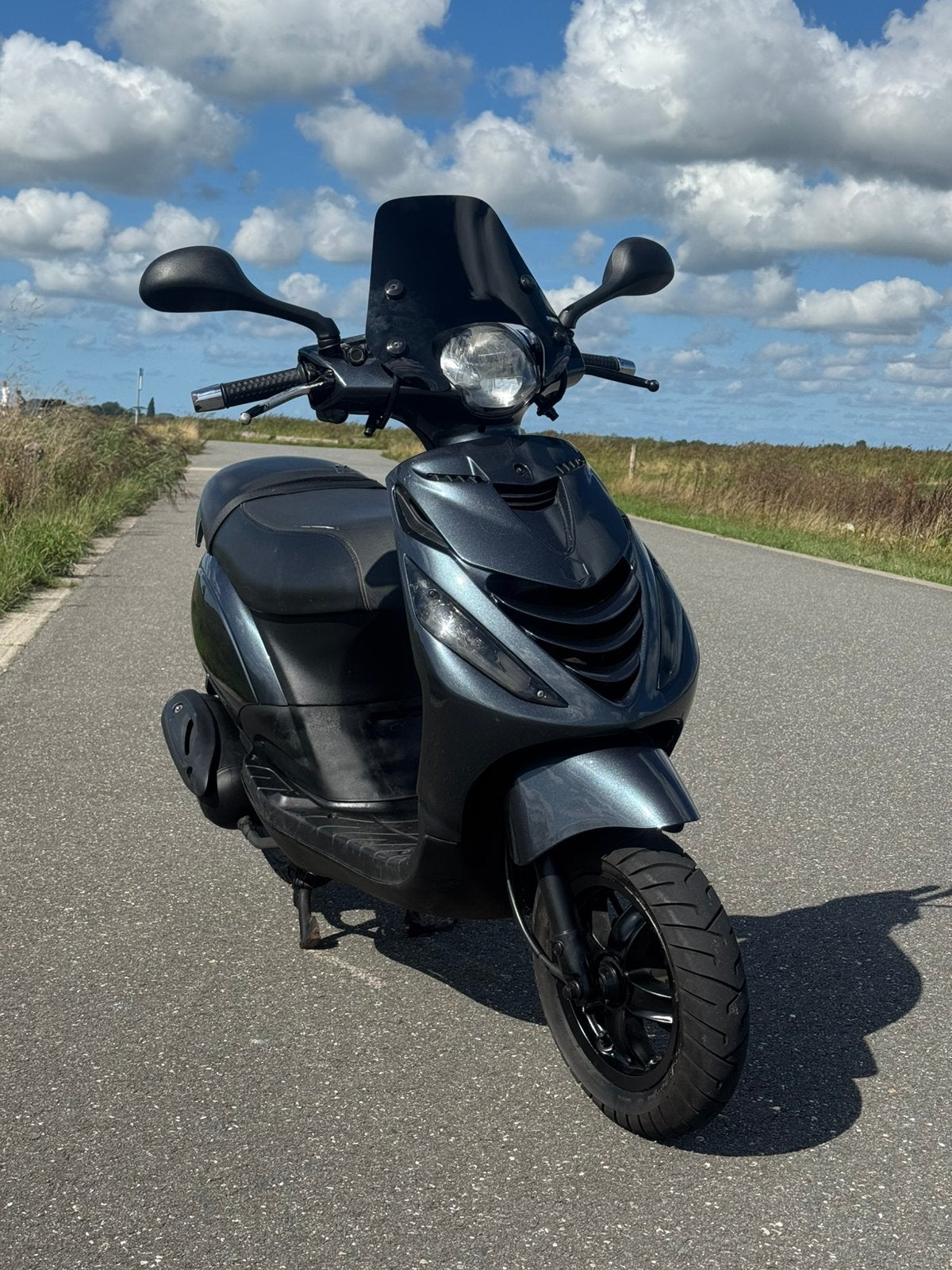 Piaggio zip 50cc 4 takt, Fietsen en Brommers, Scooters | Piaggio, Ophalen, Maximaal 45 km/u, Zip, Zo goed als nieuw