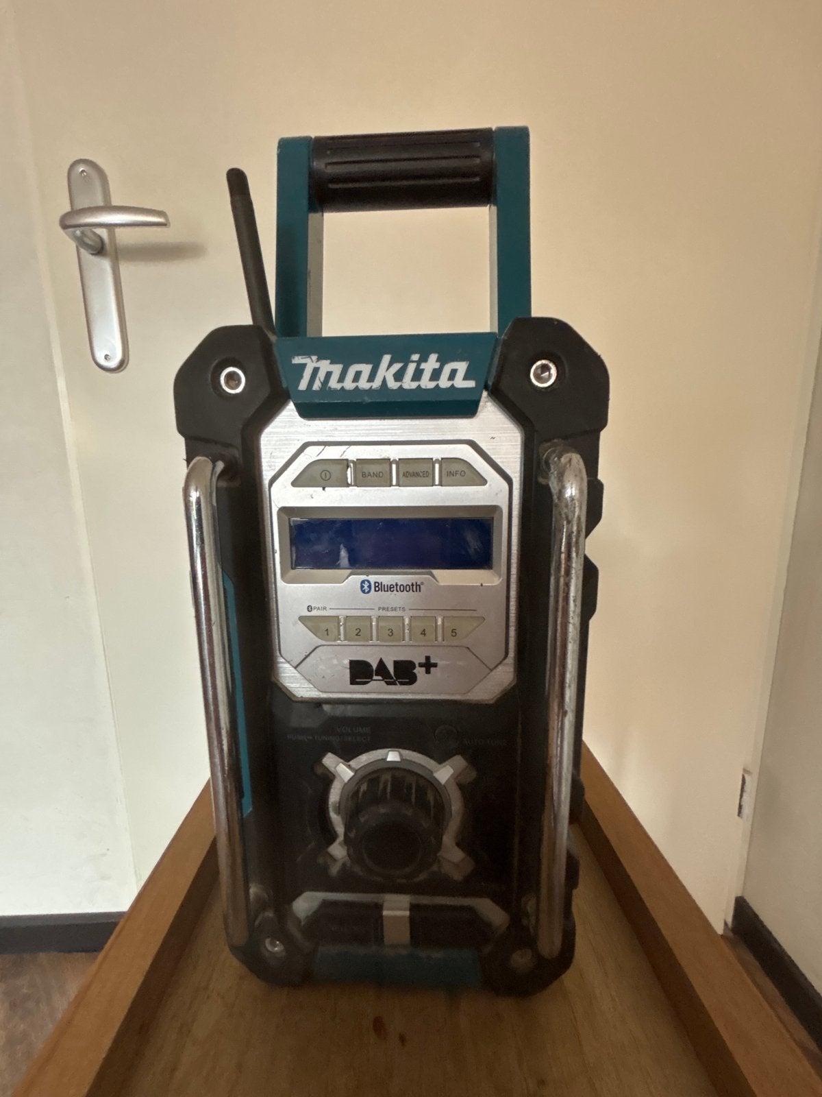 Makita DAB+ Bouwradio met Bluetooth DMR112, Ophalen of Verzenden, Gebruikt, Bouwradio