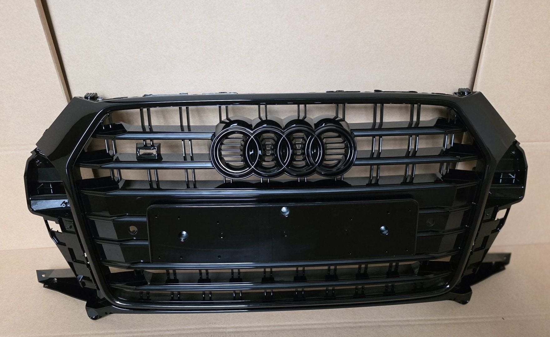 Grill Grille Audi SQ3 S-LINE Q3 8U FACELIFT bj.2014-2018, -, Nieuw, Ophalen of Verzenden, -