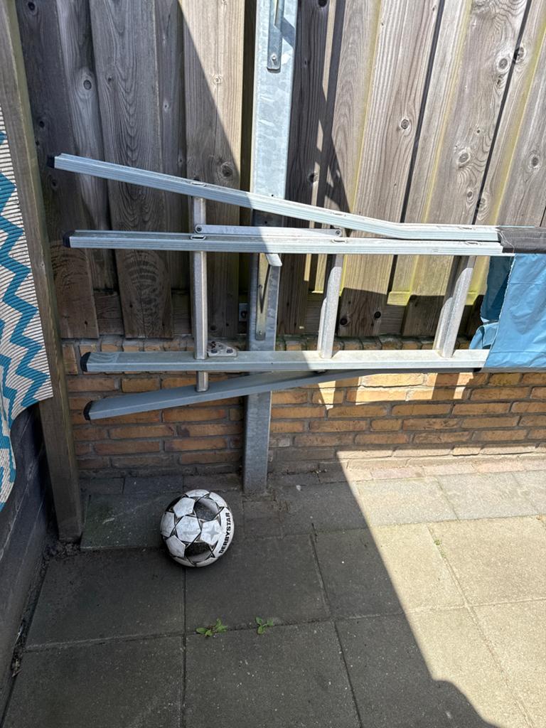 Uitschuifbare ladder - Dirks 2x11 spot afstand 35 cm, Doe-het-zelf en Verbouw, Ladders en Trappen, Ophalen of Verzenden, Zo goed als nieuw