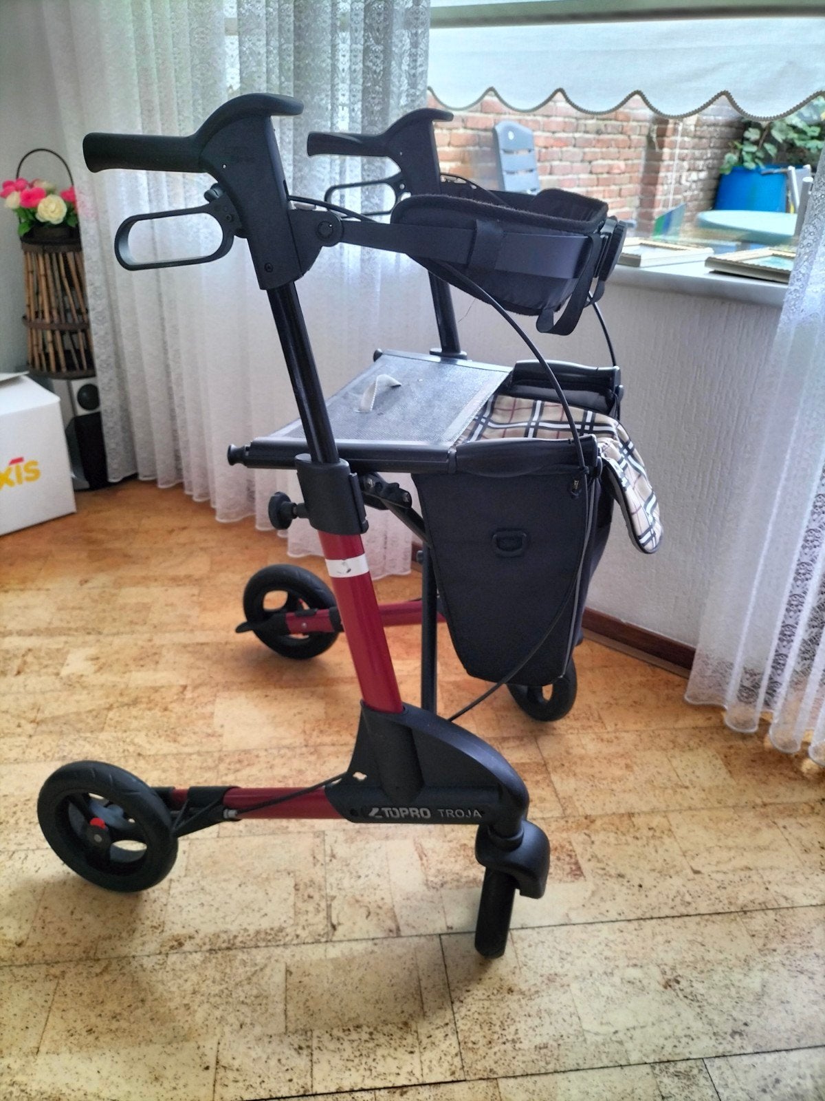 rood en geruite tas, Ophalen