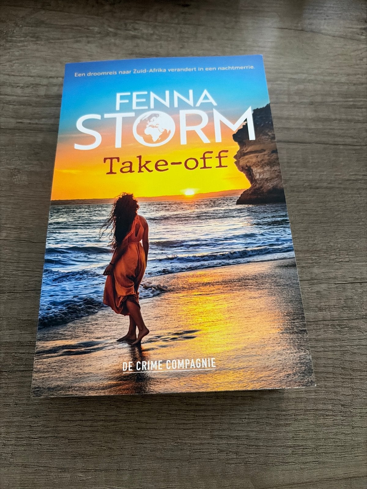 Fenna Storm - Take-off: De ultieme vakantiethriller, Ophalen of Verzenden, Zo goed als nieuw