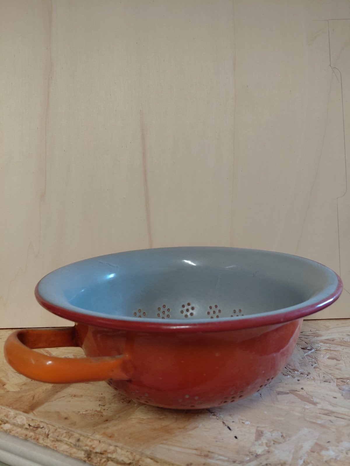 Vintage geëmailleerd vergiet - rood/grijs, Antiek en Kunst, Antiek | Emaille, Ophalen of Verzenden