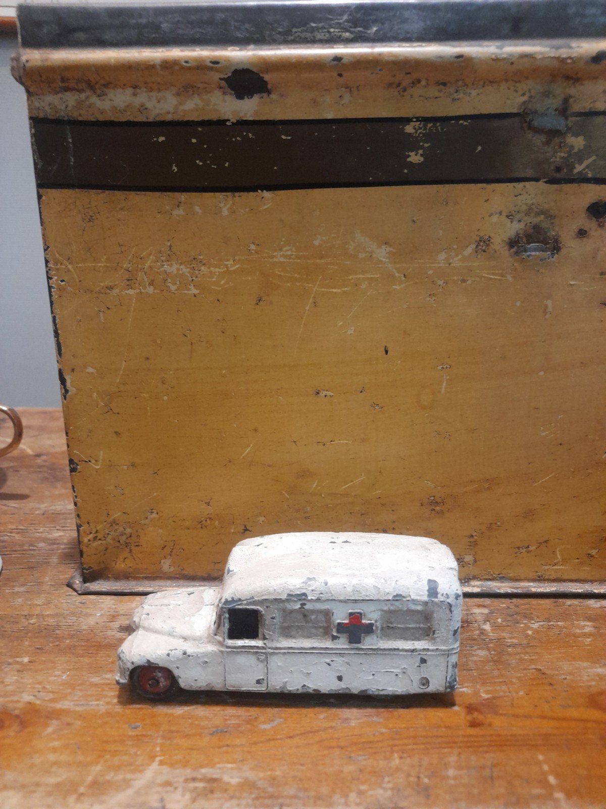 Vintage Dinky Toys Daimler Ambulance - Made in England, Ophalen of Verzenden, Gebruikt