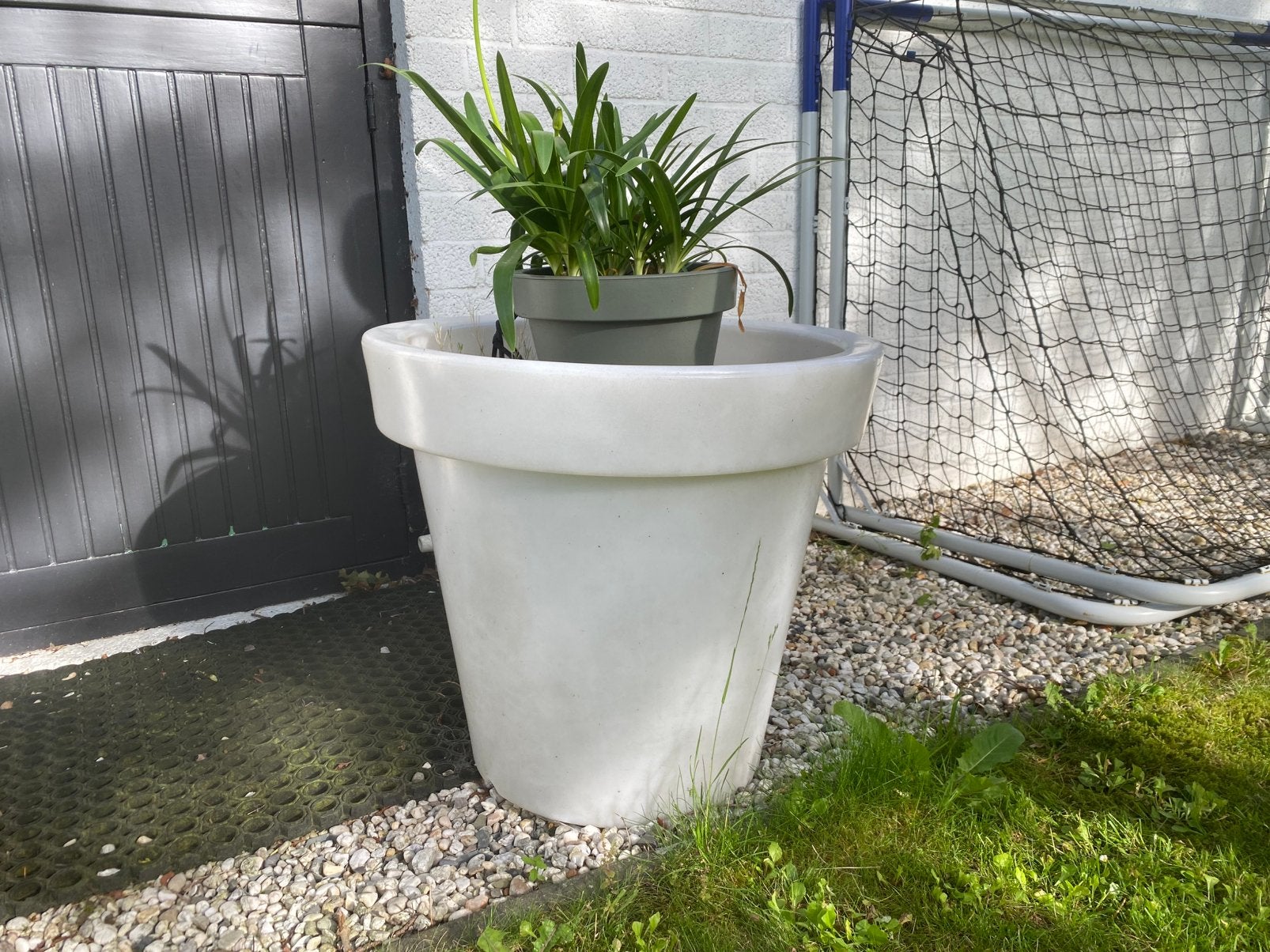 Bloom! Grote Witte kunststof bloembak rond 65 cm H 60 cm, Ophalen, Kunststof, Gebruikt, Rond