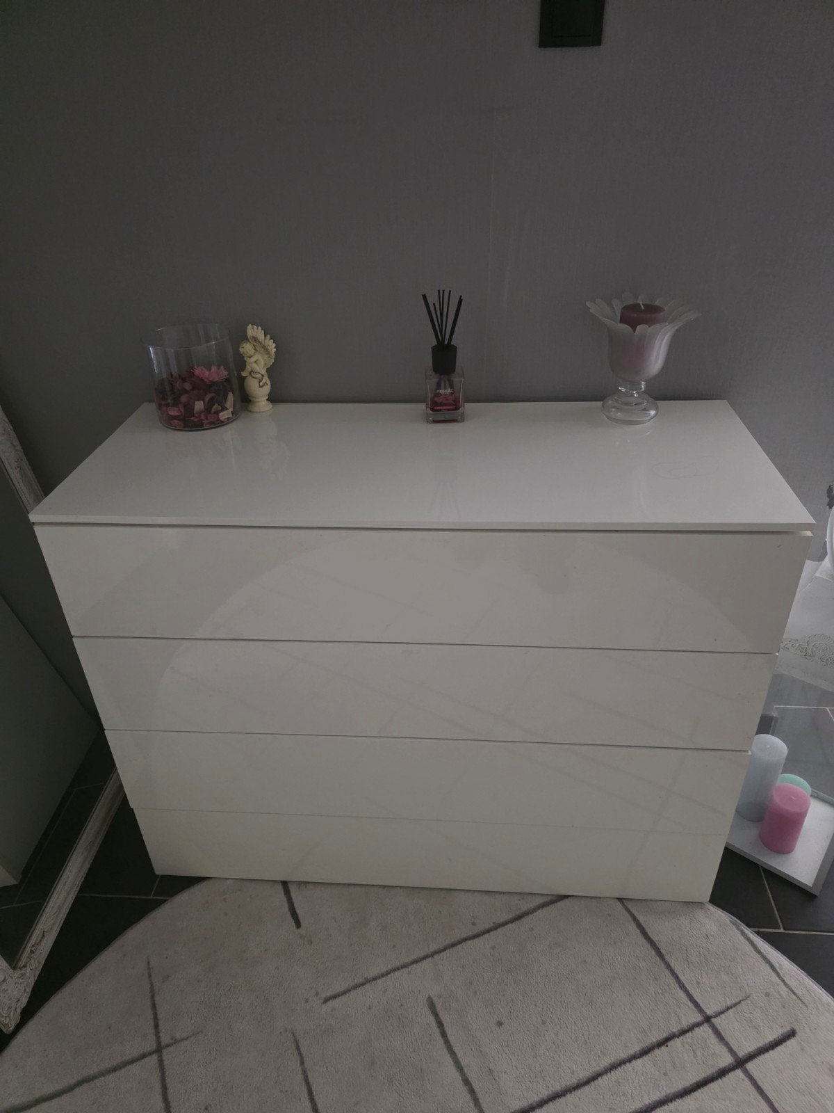 Mooie grote witte ladekast met 4 ruime lades (stevig), Ophalen, 5 laden of meer, Zo goed als nieuw, Minder dan 100 cm