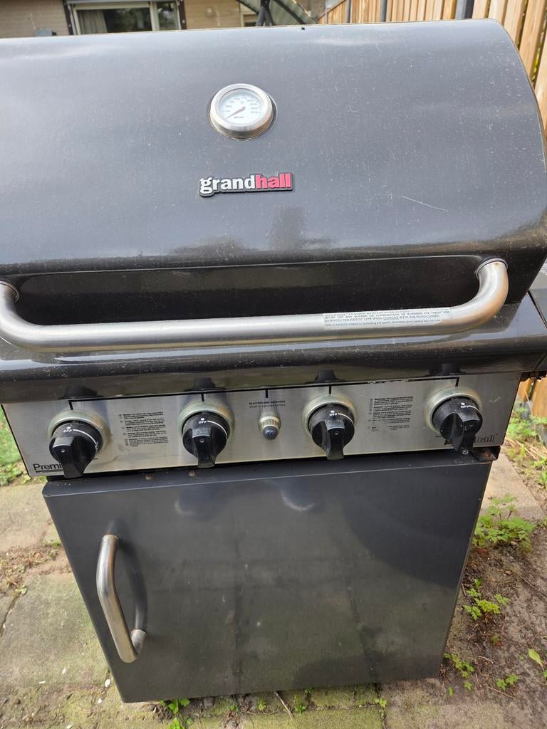Grandhall gasbarbecue, Ophalen