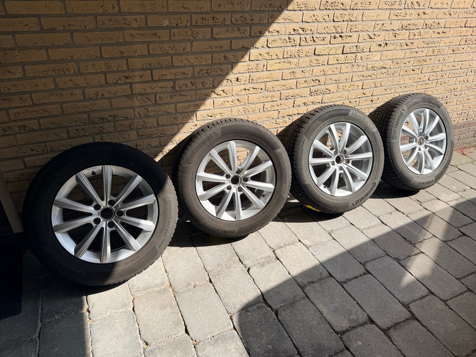 Continental Winterbanden met Velgen 215/65 R17, Auto-onderdelen, Ophalen, Banden en Velgen, 17 inch, Winterbanden