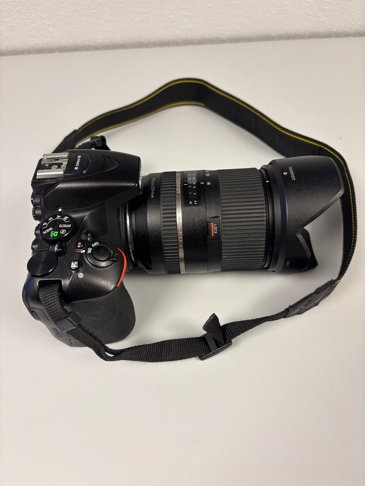 Nikon D5600 + Tamron 16-300mm lens, compleet start pakket, Ophalen, Gebruikt, Spiegelreflex, Beeldstabilisatie