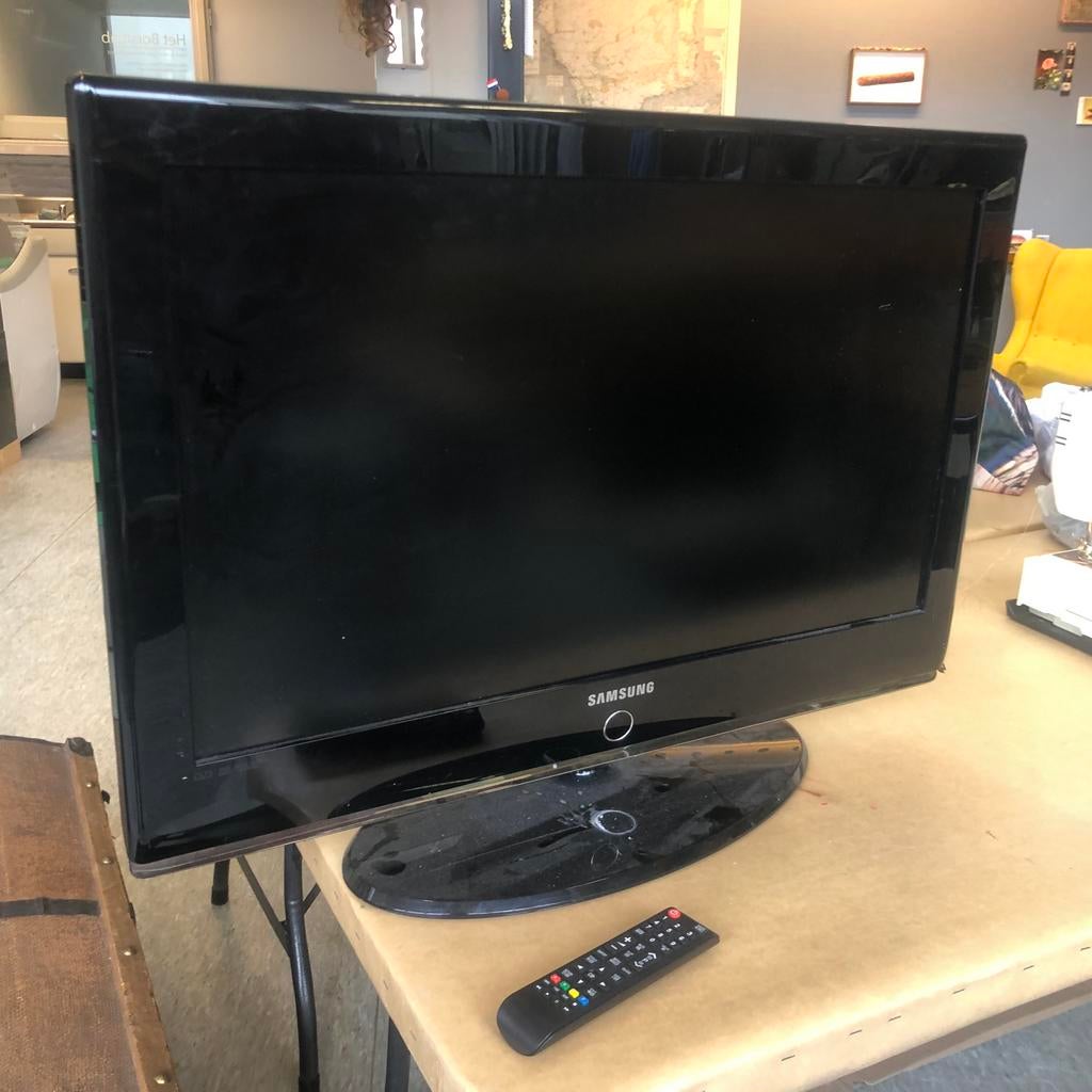 Samsung 32 inch TV met afstandsbediening, Ophalen, Gebruikt, 80 tot 100 cm, Samsung