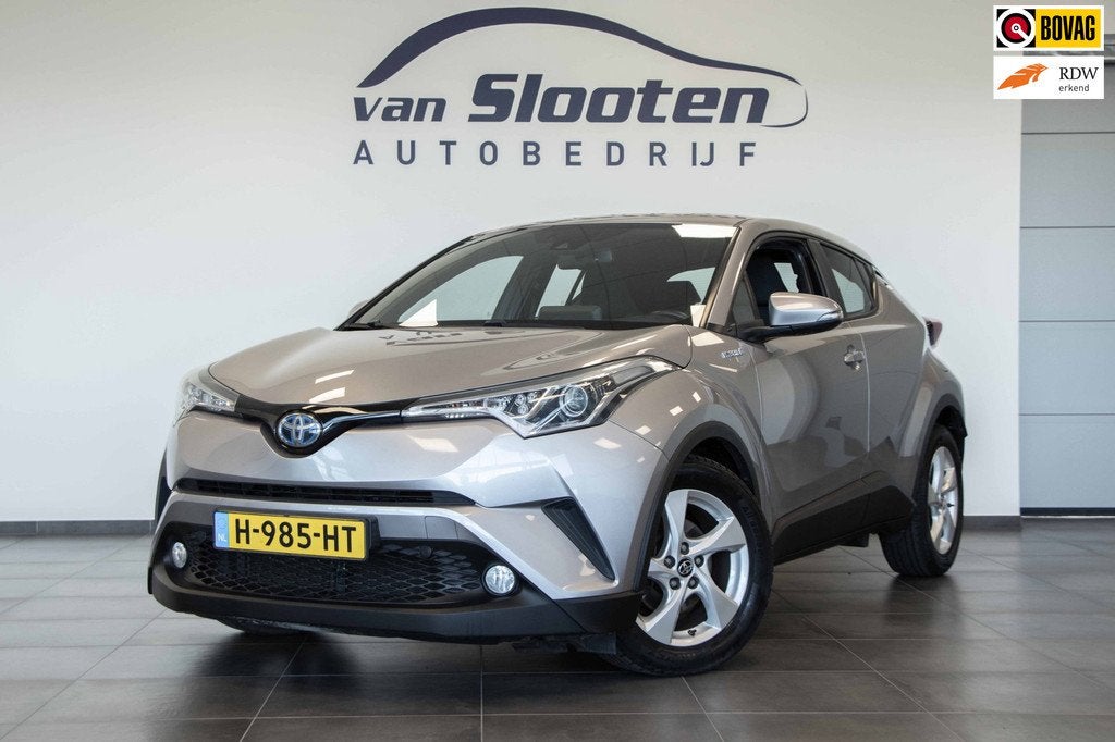 Toyota C-HR 1.8 Hybrid Energy DAB | Camera | AdaptiveCruiseC, Stof, 4 cilinders, 98 pk, 26 km/l