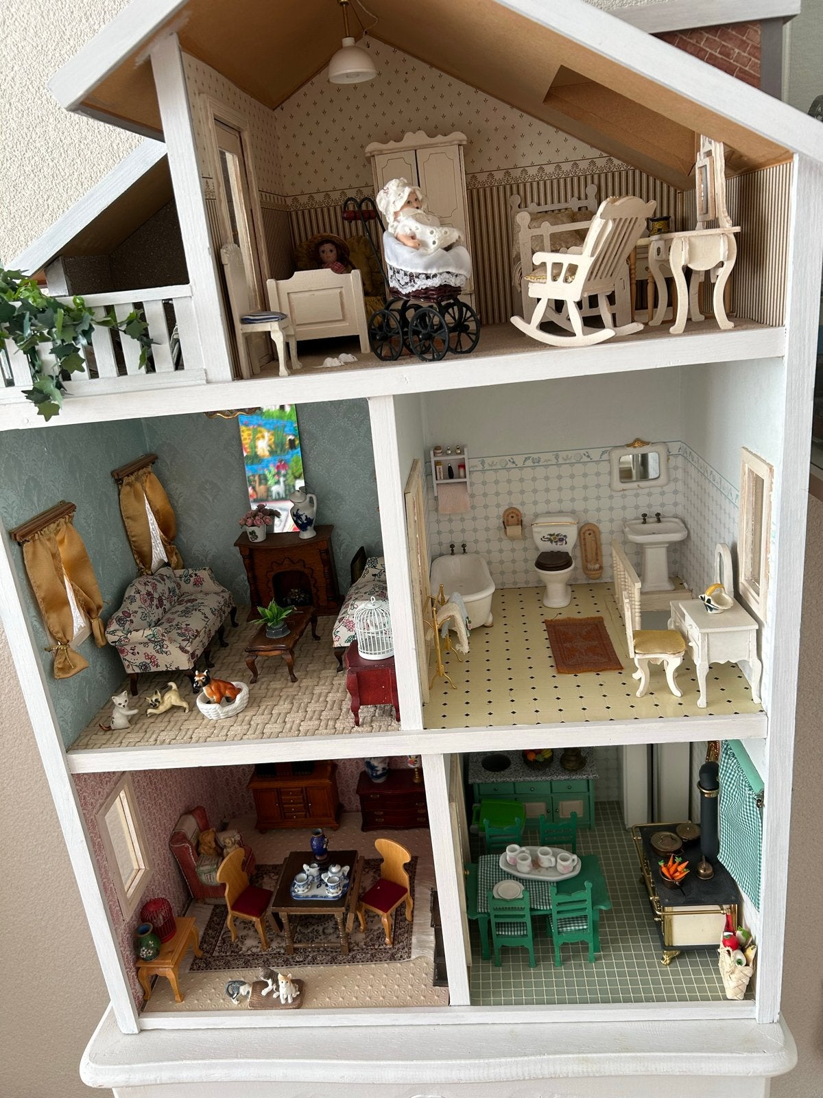 Foto 4 van Gedetailleerd poppenhuis met meubels en accessoires