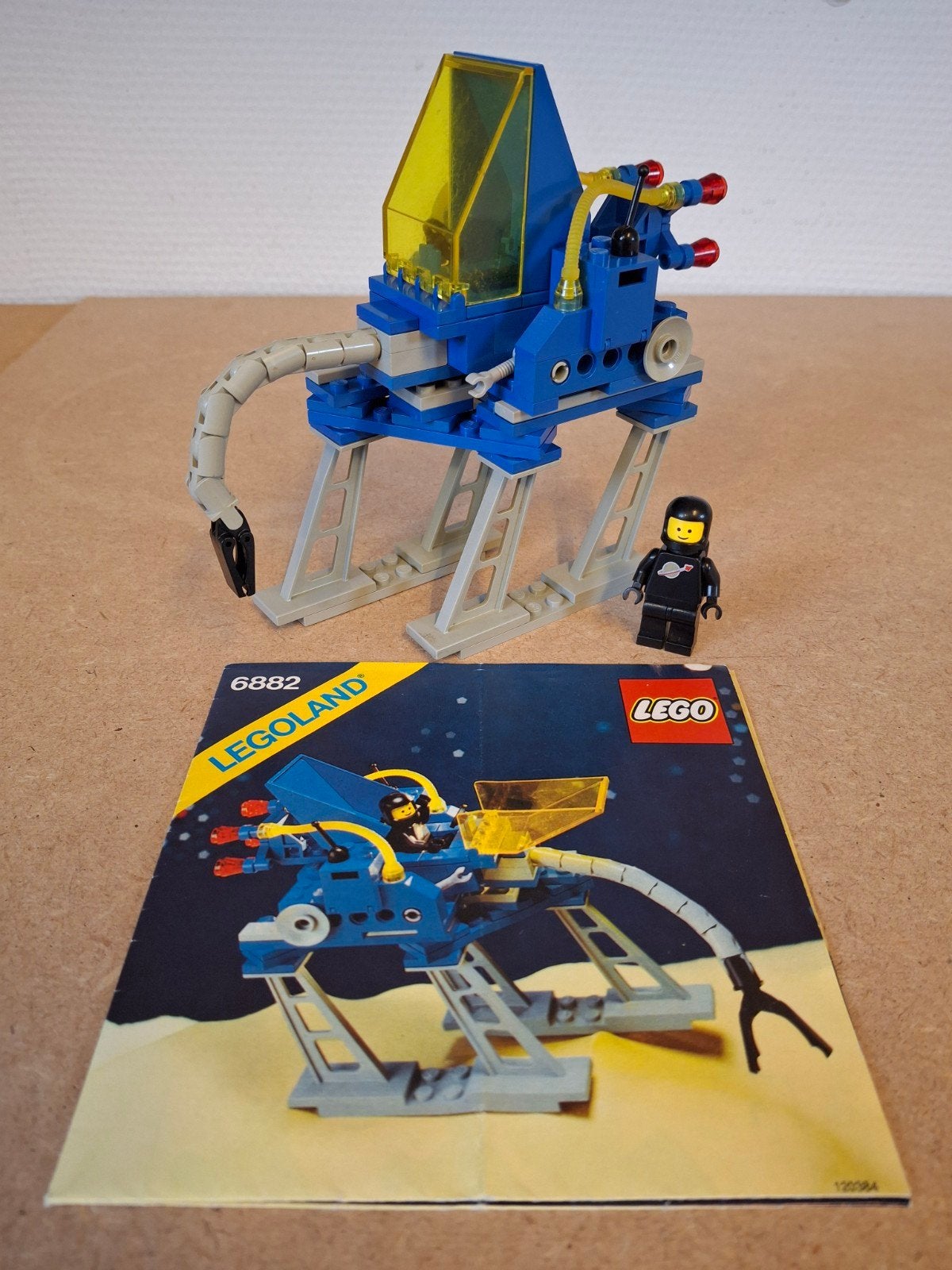 Lego 6882 Walking Astro Grappler. Jaren 80 Classic Space, Lego, 33 Bath Road, Slough, UK, Lego, Ophalen of Verzenden