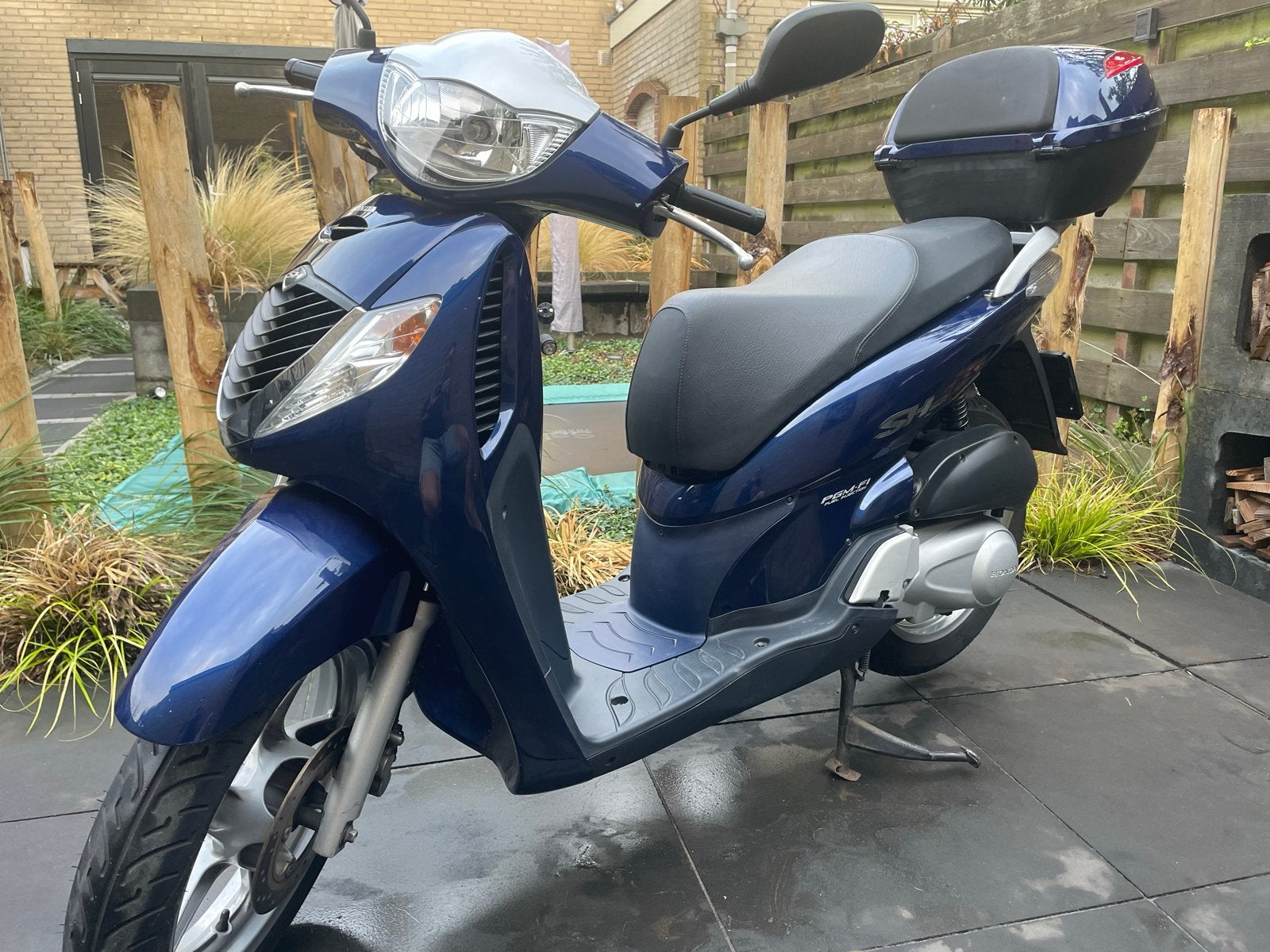 Honda SH-150i (MS-GL-77) - KM-stand: 16.758 km!, Cardan-aandrijving, Scooter, Motorrijbewijs A, Gebruikt