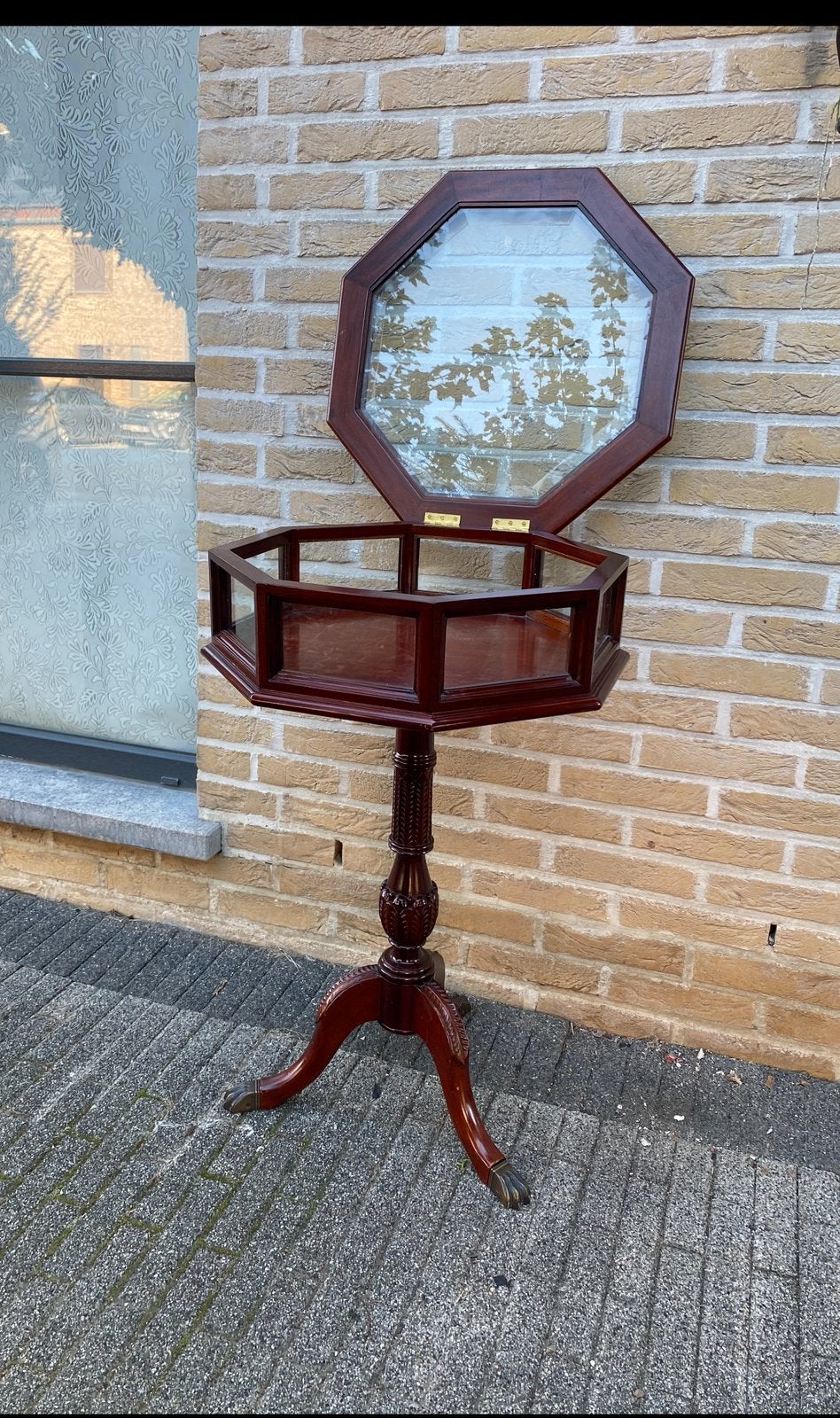 Prachtige  antiek bijzetafel met gesleoen glas, Ophalen
