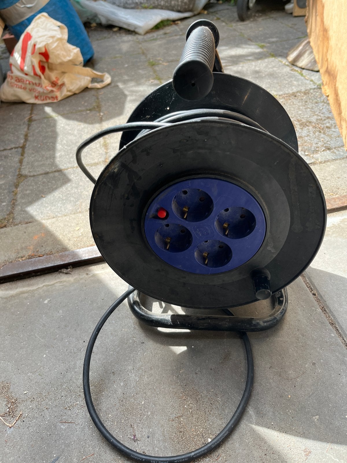 Kabelhaspel met 4 stopcontacten, Ophalen of Verzenden, Gebruikt, Kabel of Snoer